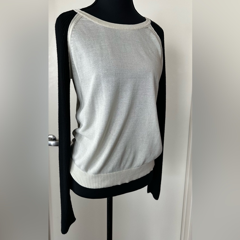 Rag & Bone Colorblock Lightweight Sweater in Cream/Black. Size S - Picture 7 of 13